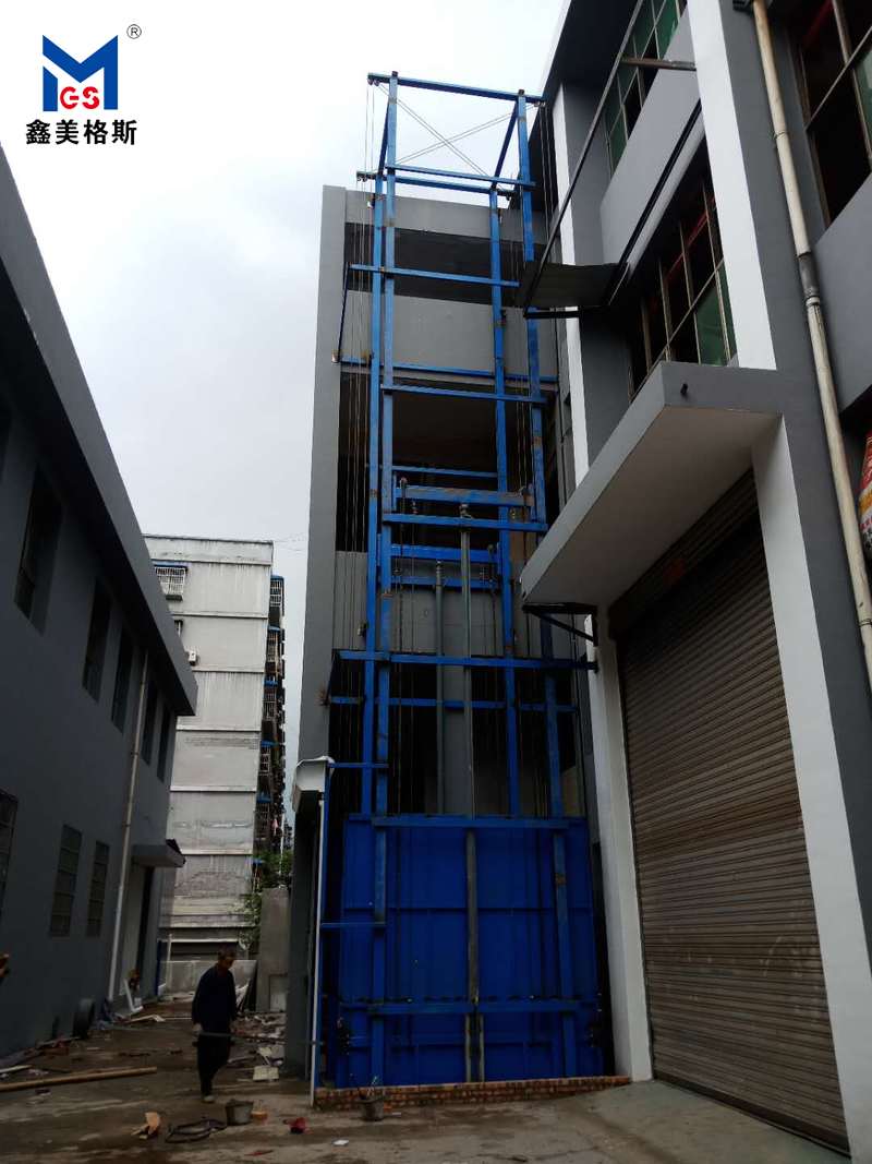 重慶市璧山區景山路客戶定制室外專用升降貨梯